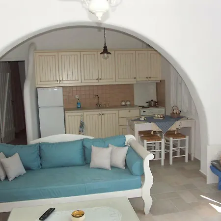 Karades Poseidon 75m2 Pláka